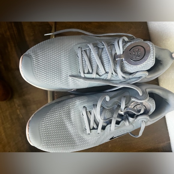 Nike women’s running shoe pre owned - Picture 2 of 9